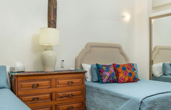 Ocean Front Condo With Pool Sleeps 6 Adults - Foto 25