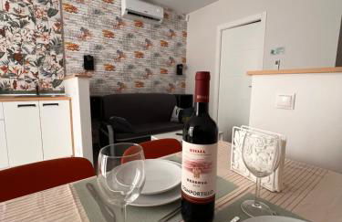 R8 Trabajo y Descanso Premium Junto a Metro Madrid - Photo 1