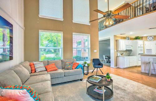 Beautiful Montgomery Home with Lakefront Deck! - Foto 5