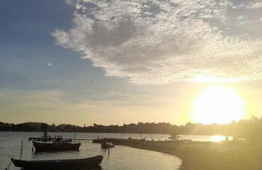 TOP 1 QUARTO com ESTACIONAMENTO em Condomínio com VISTA INCRIVEL - PORTARIA 24h, PISCINA, Sauna e Parquinho Infantil - Apartamento com Ar condicionado, Smart TV, Wi-Fi, Cozinha Completa, NETFLIX, Entre o MAR e a LAGOA, CUSTO BENEFICIO - Foto 36