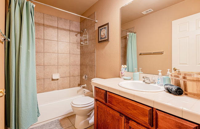 Quiet 2 Story Walkable to East Side Eateries - Foto 14