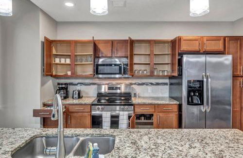 HUGE Panoramic SkySuite w/ Downtown VIEWS: Gym - Photo 16