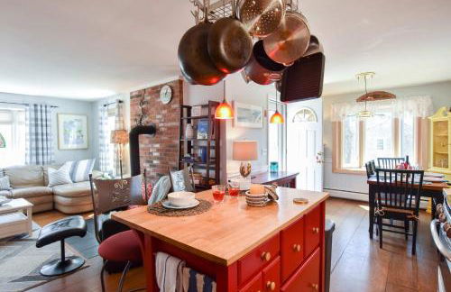 5 Min to Beach Yard w Fire Pit - Foto 10