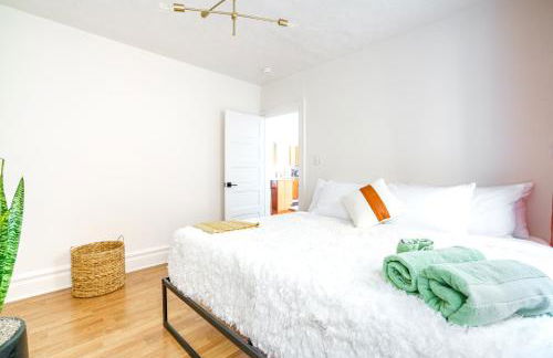 Jungle House Luxury Homes - Columbus Downtown Short North - Walk to Convention Center & Nationwide Arena - Sleeps up to 8 - Free Parking - Over 5,800 Five Stars - Foto 45