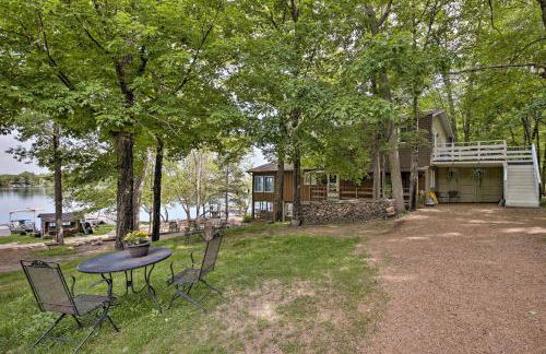 Lakefront New Auburn Apartment with Shared Dock - Photo 9