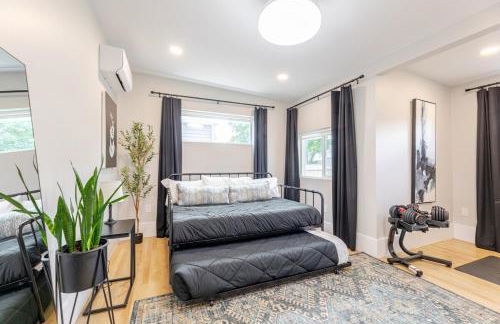 NEW REMODEL Denver Luxury Home with Private HOT TUB - Foto 27