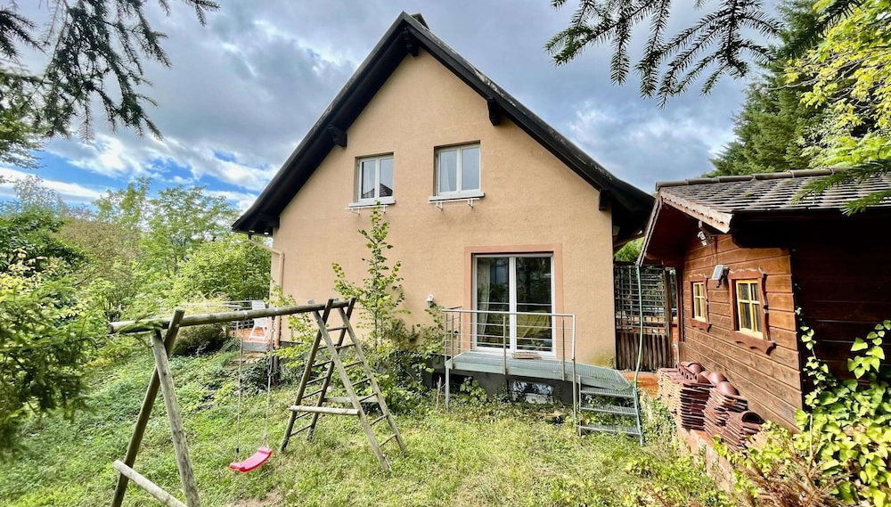 Charming Holiday Home With Garden - Foto 1, Imagem principal