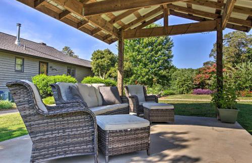 7 Mi to Downtown Morganton: Cabin w/ Fire Pit! - Photo 20
