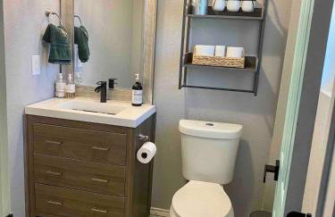 Cedar creek lake front home with Gorgeous Sunset - Foto 11