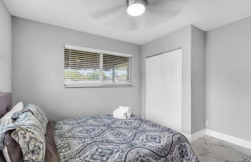 Private Vacation Home Near Beach Newly Renovated - Foto 9