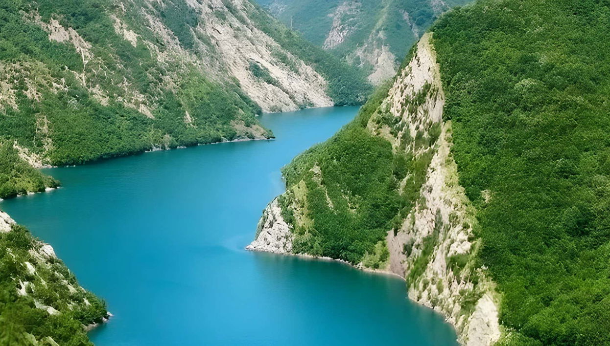 Excursão ao lago Koman e rio Shala