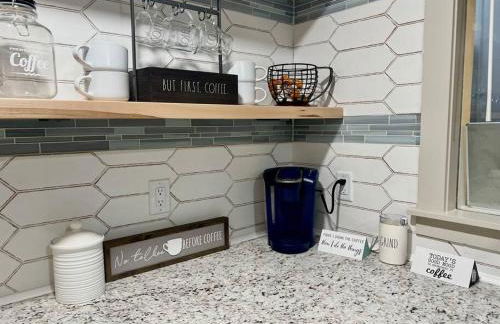 Riverside Relaxer w/Hot Tub+Fire Pit +Wifi & view - Foto 13