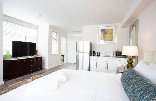 Comfy Studio with Cali King Size Mattress - Foto 9