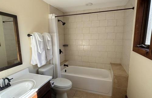 Spacious 4 Bedroom Chalet on Hiking Trails - Foto 23