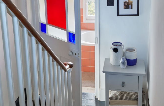 JOIVY Stylish 2-Bed House W/ Private Garden In Hackney - Foto 40