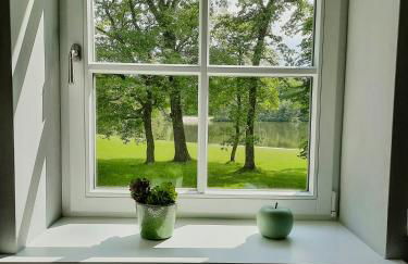 Forestry Chic Flat With Lake And Forest View - Photo 17