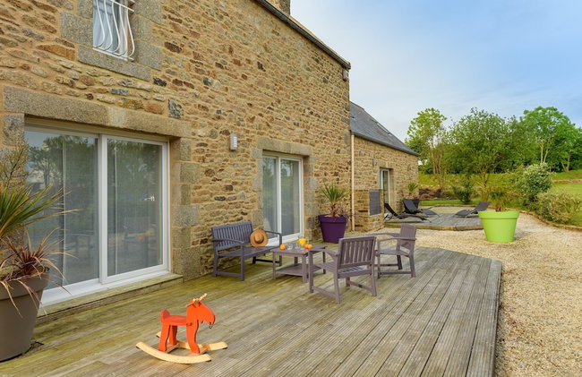 Peaceful Holiday Home in Plouguin With Indoor Pool - Foto 96