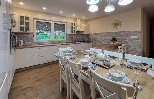 Awesome Home In Krapinske Toplice - Foto 6
