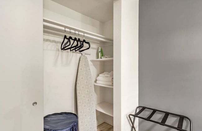 Charming 2BR w King Queen Close to SLC - Foto 22