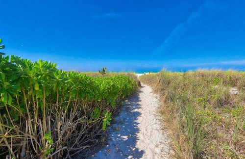 Cabana Beach Club by RVA - Photo 16