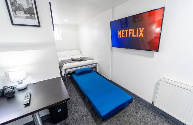 Captivating 1-bed Studio in Birmingham - Photo 3