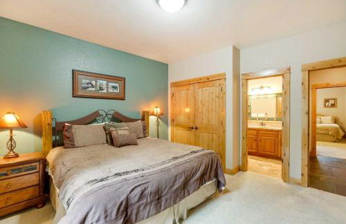 Indoor Entertainment Forested Sunriver Retreat! - Foto 23