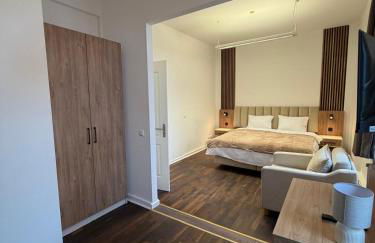 Jomi Stays - Kudamm - Foto 18