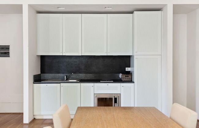 Garden & Wine Country Stay - Photo 12