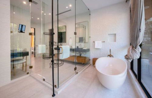 Luxury 6BR Beverly Hills Villa with Pool and Views - Photo 50