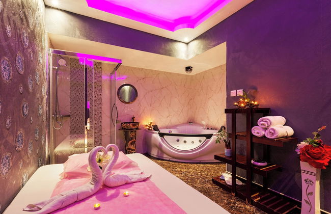 Royal Continental Suites - Photo 52