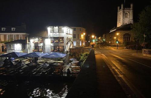 Deluxe Three Bed BnB in Henley-on-Thames near Station River & Town Centre - Foto 47