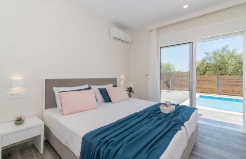 Maridenia Villa - Family Escape with Private Pool, by ZanteWize - Foto 2