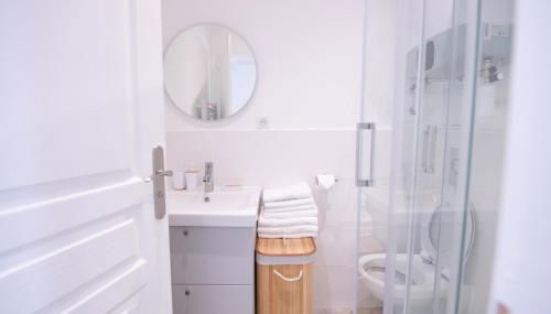 Portes de Paris RER C à 2 min WiFi & Parking Inclus - Foto 4