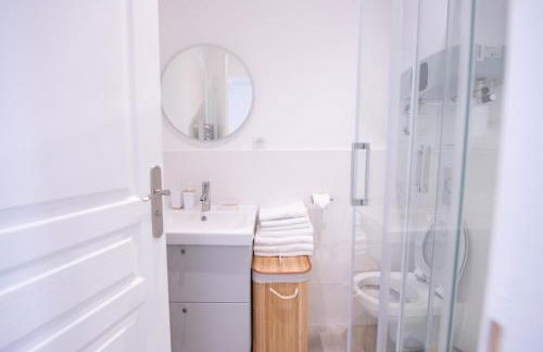 Portes de Paris RER C à 2 min WiFi & Parking Inclus - Foto 4