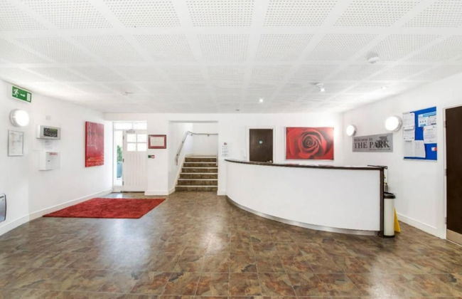 Comfy 1-bed Apartment in Huddersfield - Foto 24