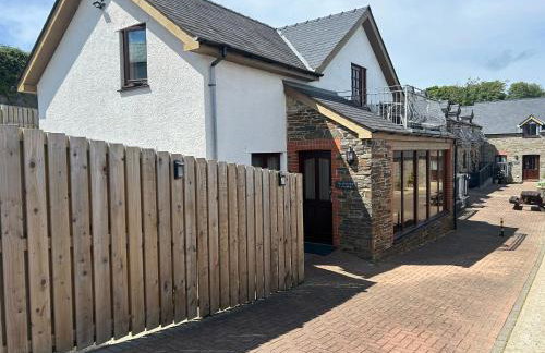 The Workshop - Photo 1