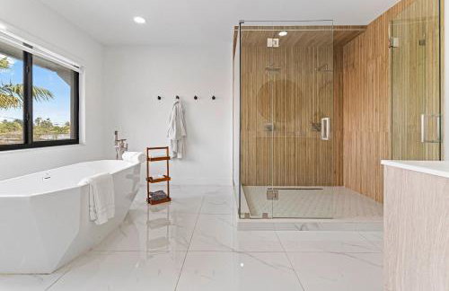 April Sale! 4 BR - Private Pool, Grill, Soaking Tub, Near Coral Gables & MIA Airport - Photo 10