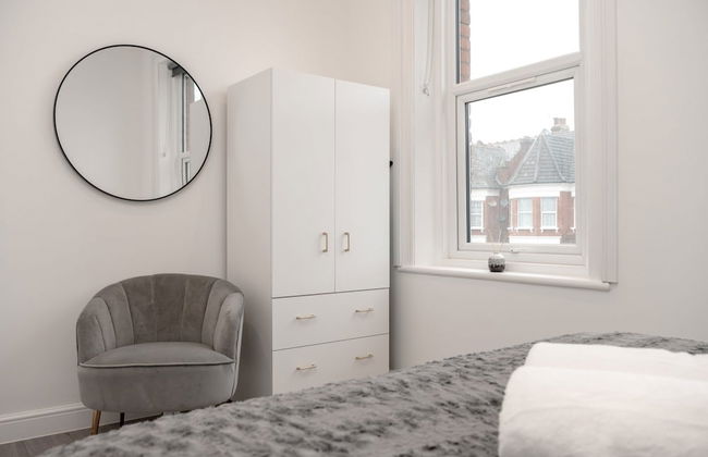 Woodside Park 3 Bedroom Apt with Parking - Foto 6