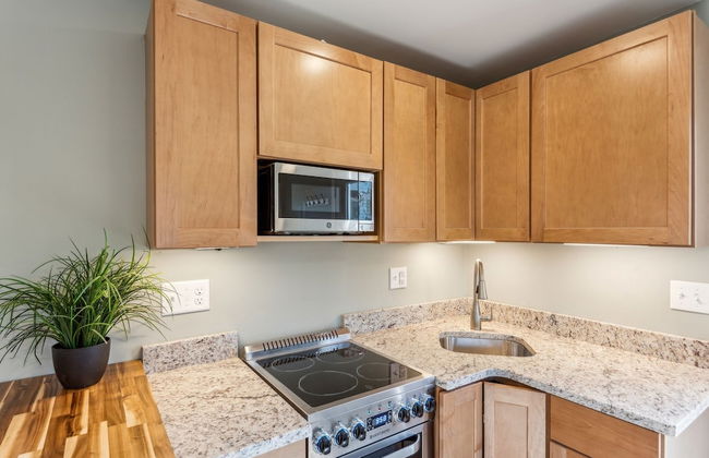 Cozy Lakefront Studio On Long Lake! Home by RedAwning - Foto 7