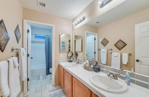 Gorgeous Resort Home -Right off the back nine! - Foto 7