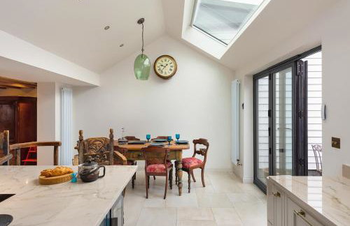 Crippens, Quintissential Luxury Central, Parking & EV - Foto 43