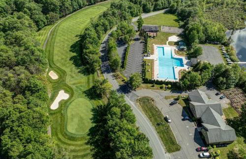 Cozy Poconos Retreat Hot tub, Game room and igloo - Foto 36