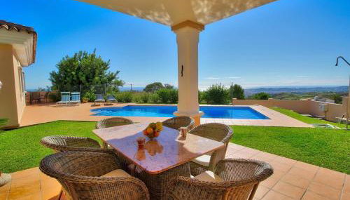 Luxurius Villa with private pool - Photo 3