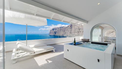 Blue Haven - Ocean View Penthouse with private jacuzzi and community pool - Foto 2, sunbed