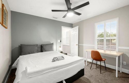 Heart of Tampa Hyde Park 4 Bedroom House - Located Near Hyde Park Village, SoHo and Local Beach - Spacious and Comfortable Stay in Perfect Location - Great for Families and Groups Visiting Tampa Near Airport! - Foto 20