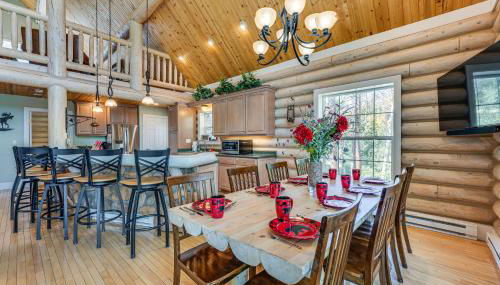 Secluded Log Cabin with Game Room and Forest Views - Foto 2