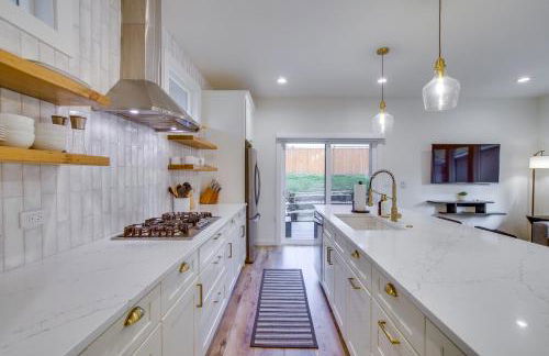 Private Yard and Fire Pit! Modern Kirkland Abode - Foto 6