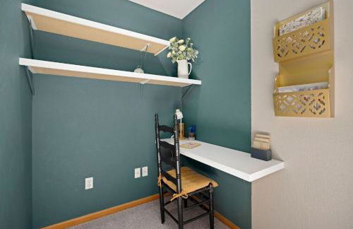 Charming Home with RV Parking - 30 miles from RMNP! - Foto 32