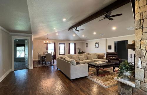 Queen and Duke Cottage - Photo 7