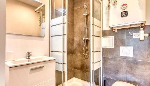 Le Basalte - Lumineux studio - parking privé - wifi - proche métro B - Foto 4